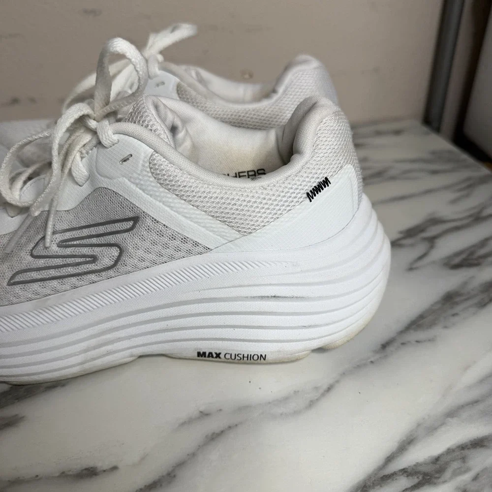 Skechers Women's Max Cushioning Endeavour Canova Sneakers White Walking Size 7